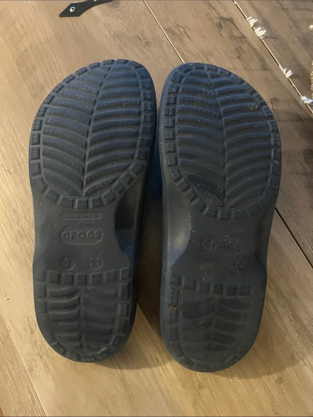 CROCS Navy Blue Classic Flip Sandals